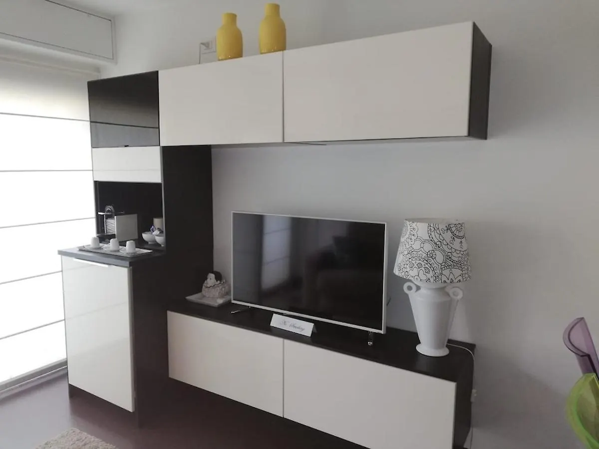 Delightful Two-Room Apartment In Brera Milano