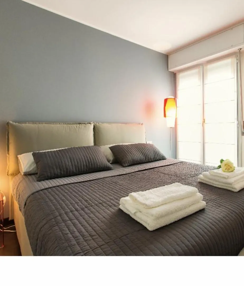 Delightful Two-Room Apartment In Brera Milano