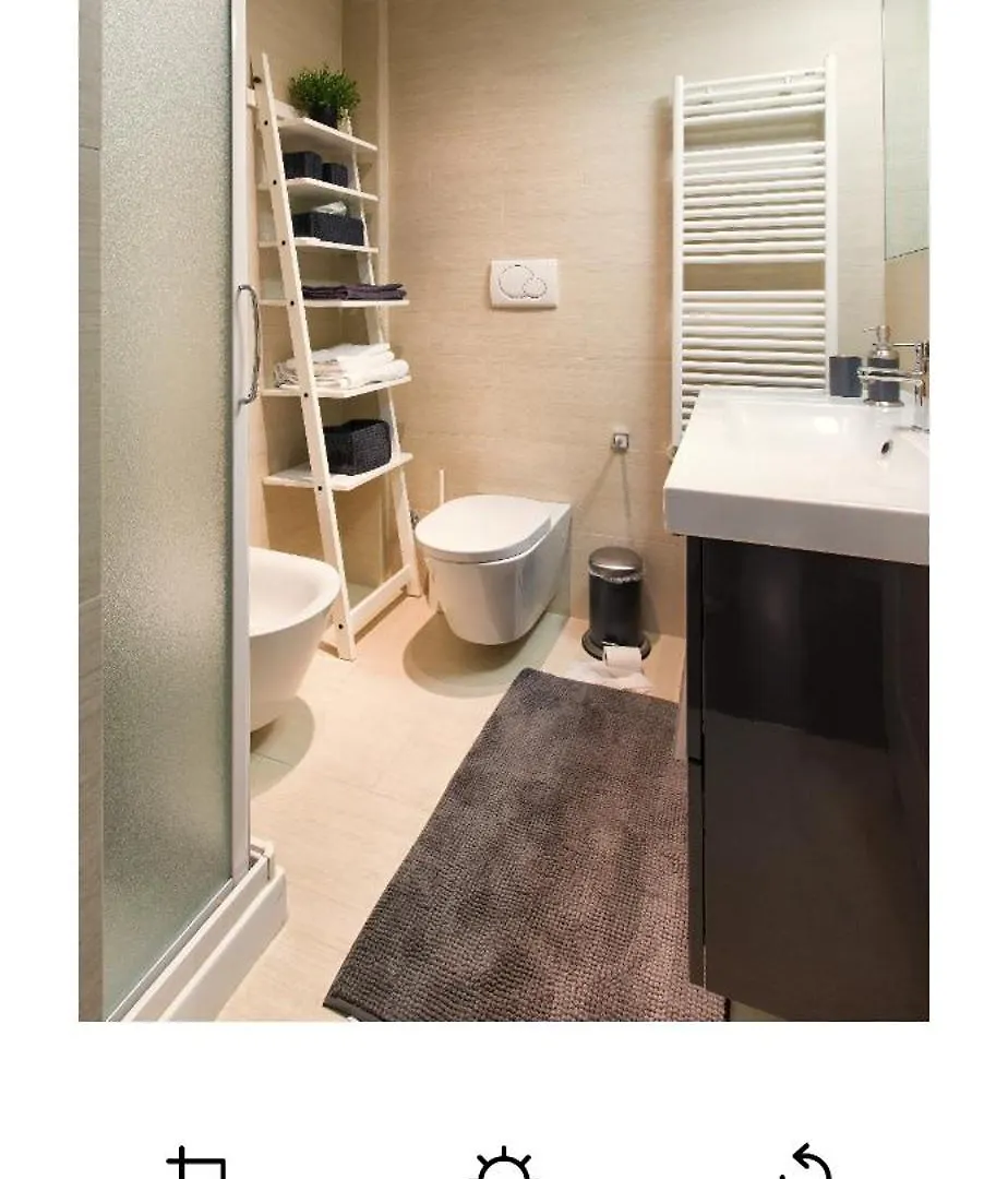 Delightful Two-Room Apartment In Brera Milano Italia